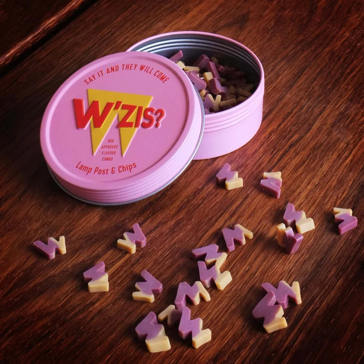 W’ZIS Lamp Post & Chips vegan dog treats in reusable tin – grain-free, plant-based, 1 calorie each, with approx. 300 treats per pack.